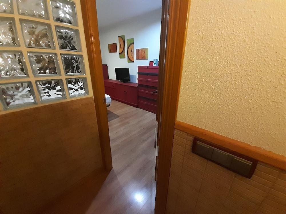 Trampantojo Apartamento En El Corazon De Pamplona Apartment Luaran gambar