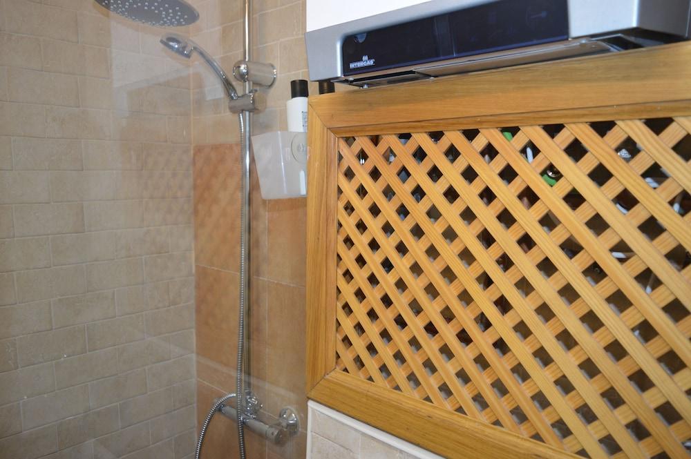 Trampantojo Apartamento En El Corazon De Pamplona Apartment Luaran gambar