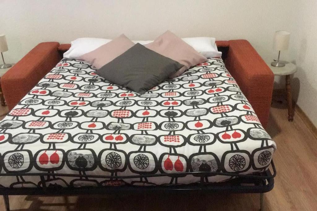 Trampantojo Apartamento En El Corazon De Pamplona Apartment Luaran gambar