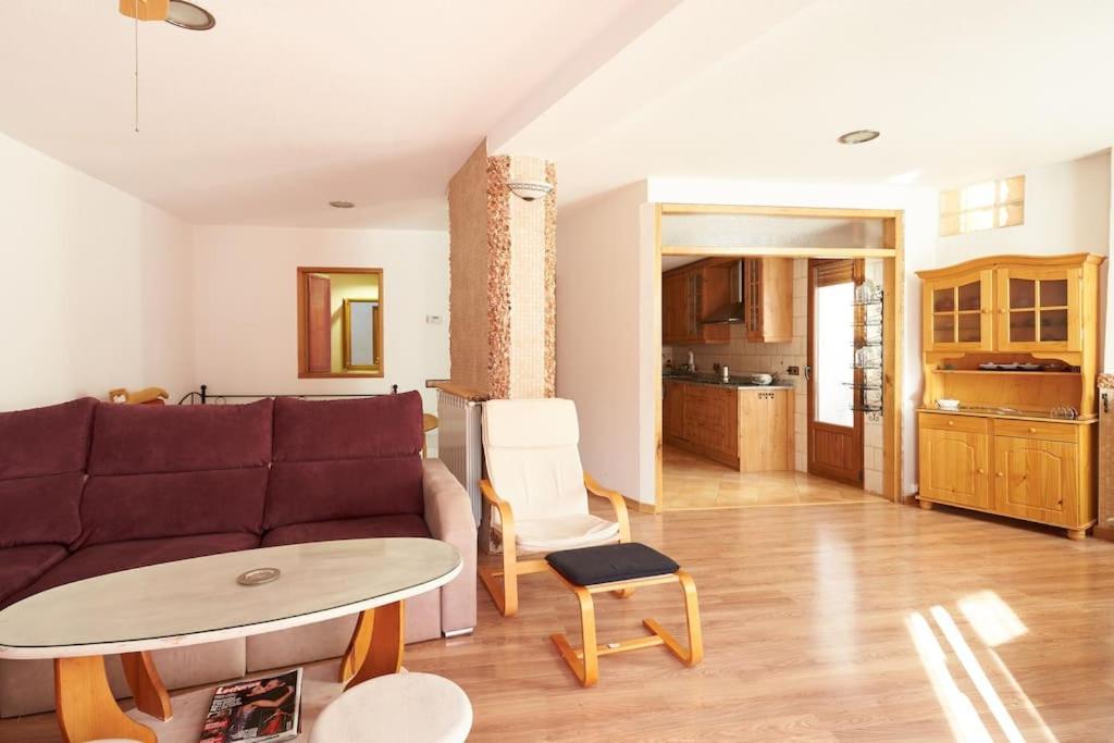 Trampantojo Apartamento En El Corazon De Pamplona Apartment Luaran gambar