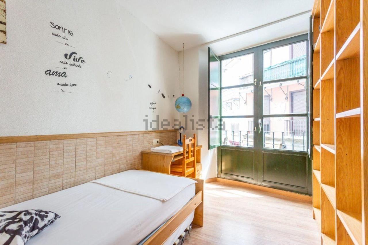 Trampantojo Apartamento En El Corazon De Pamplona Apartment Luaran gambar