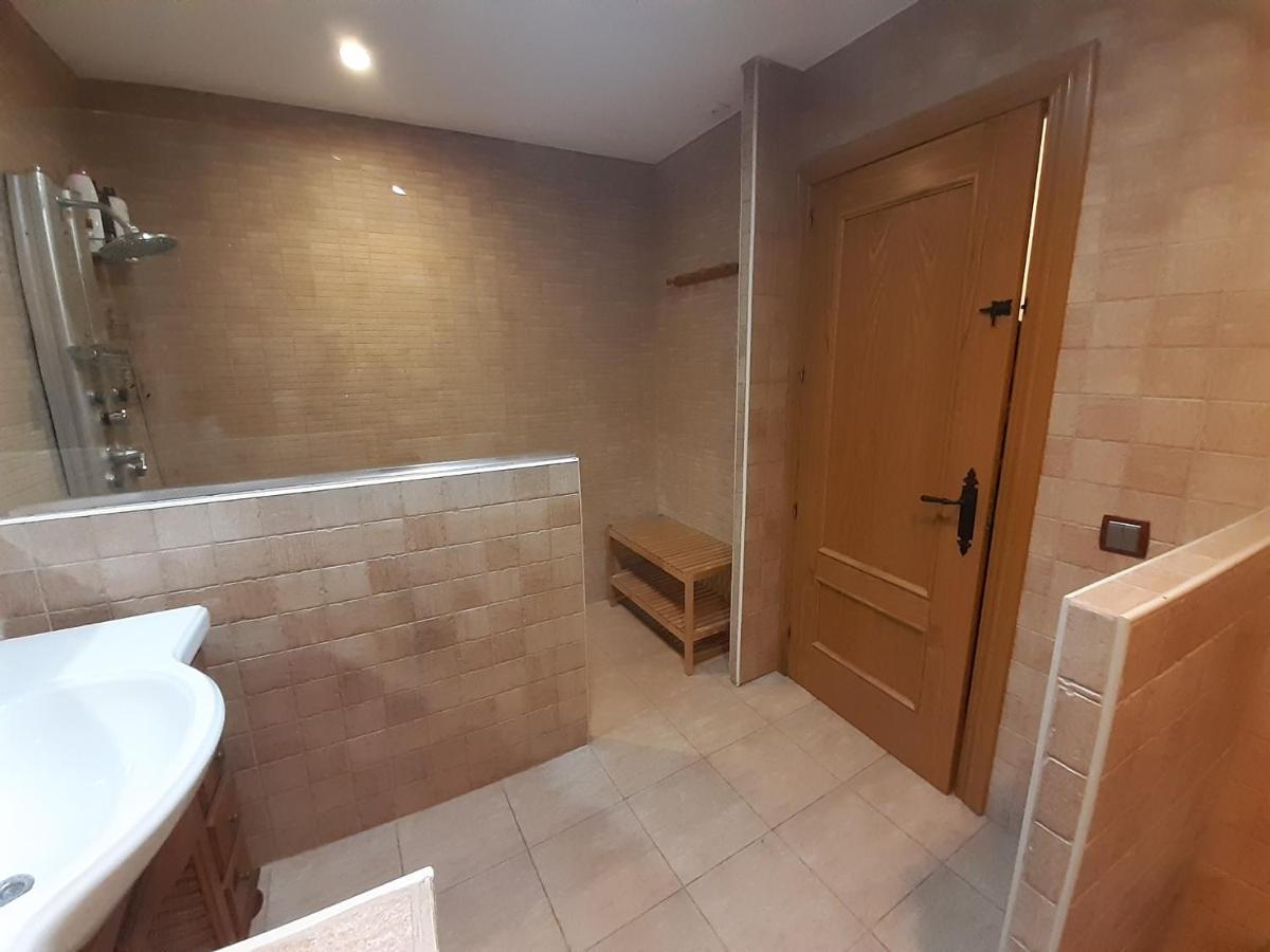 Trampantojo Apartamento En El Corazon De Pamplona Apartment Luaran gambar